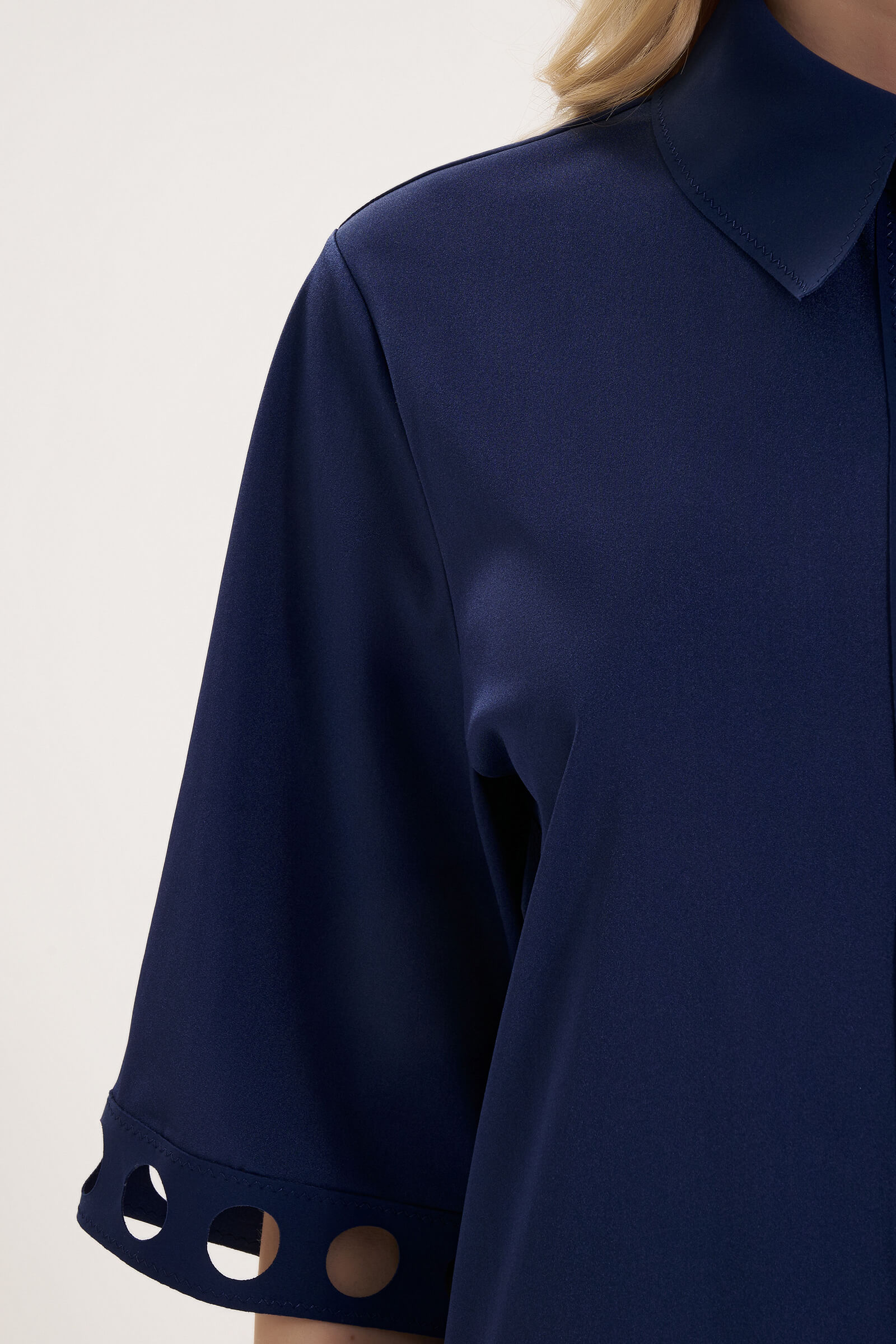 Платье-рубашка с перфорацией Shan 