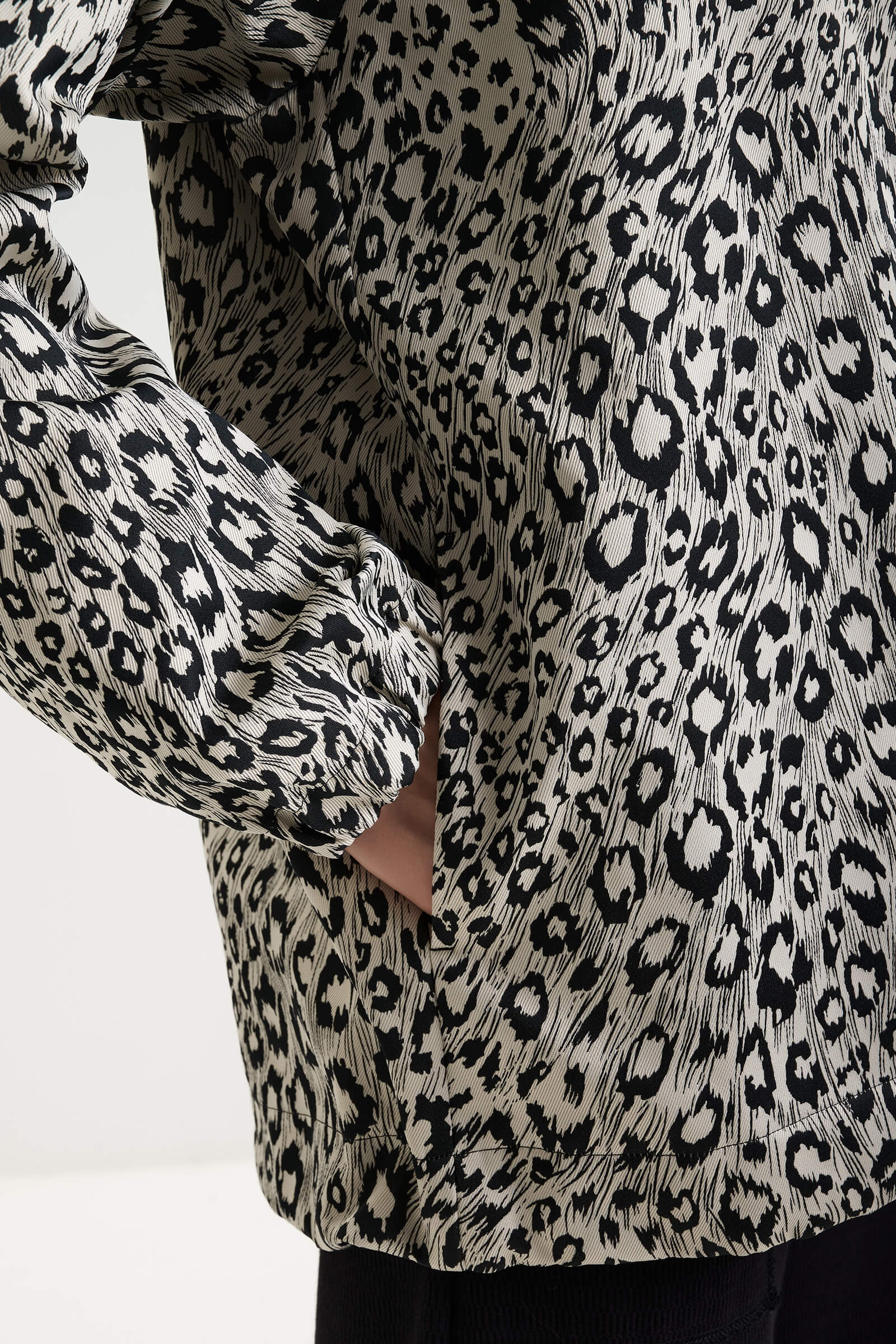 Ветровка на молнии с капюшоном Shan 