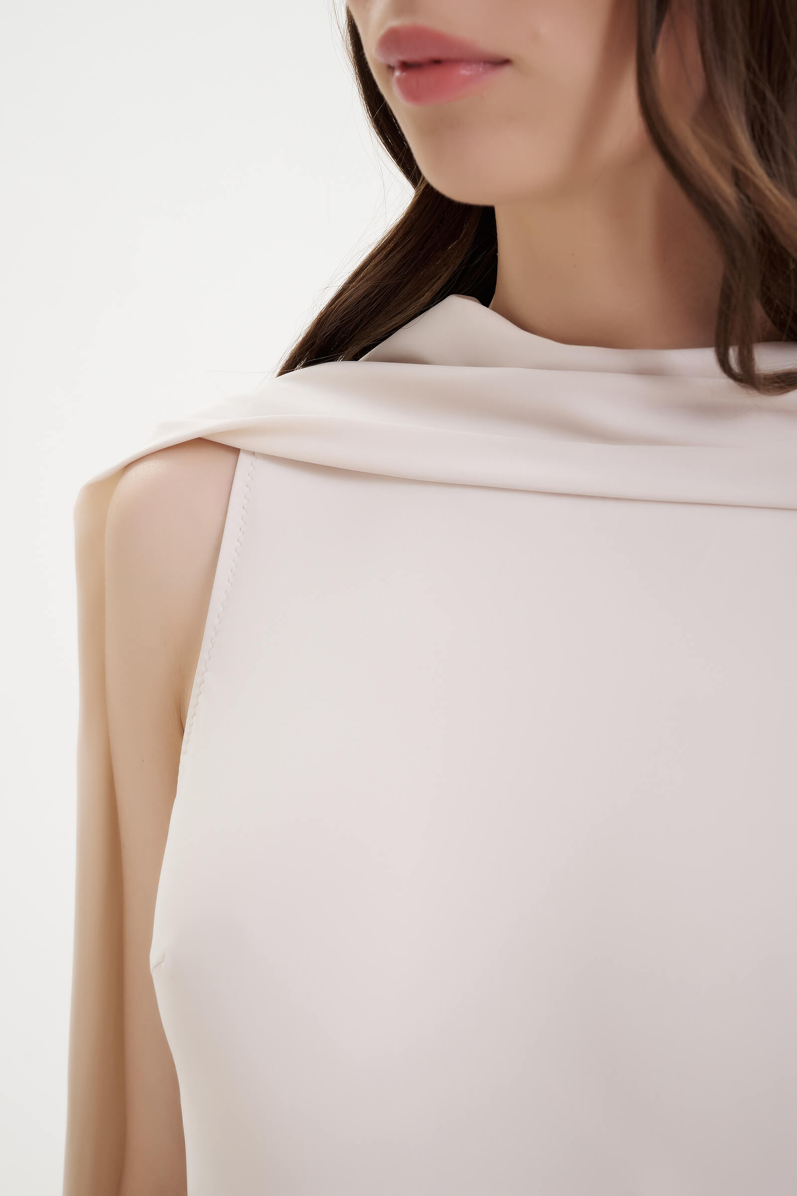 Слитный купальник с воротником-аскот Shan 