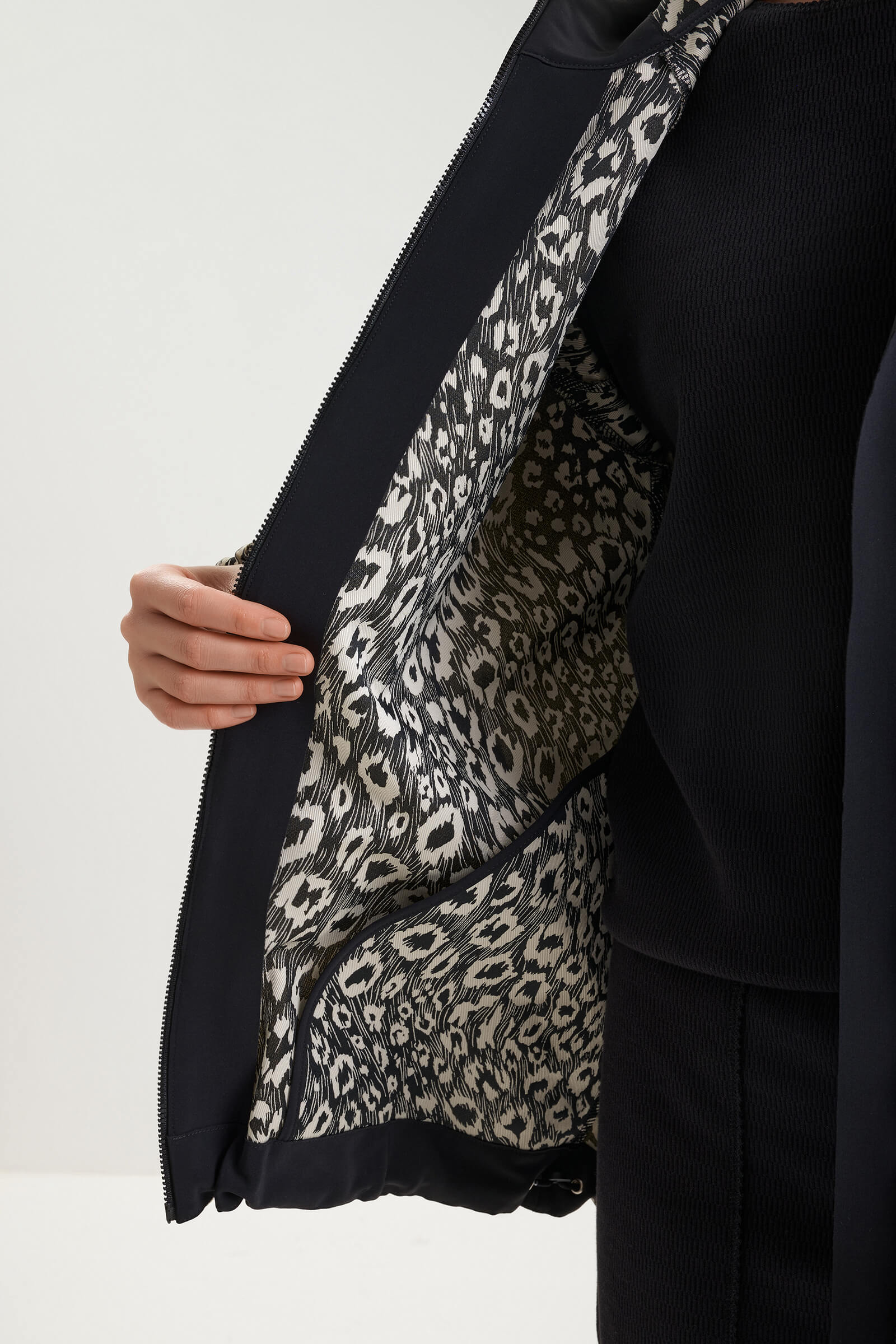 Ветровка на молнии с капюшоном Shan 