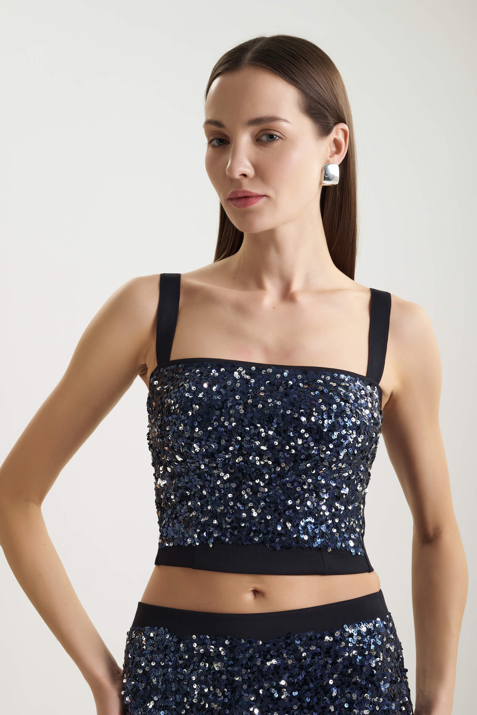 Укороченный топ с пайетками Shan 