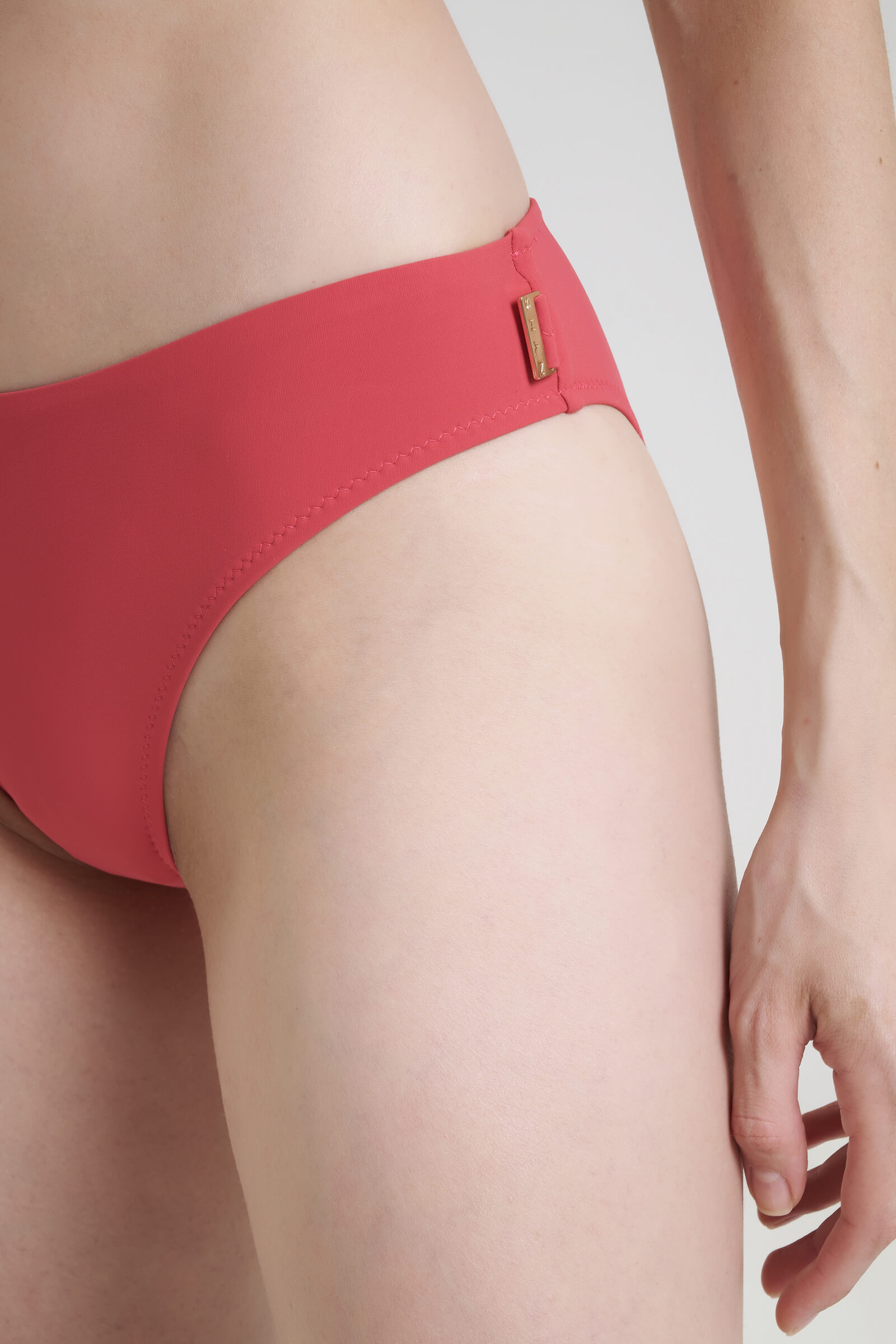 Плавки бразилиана с классической посадкой Shan 