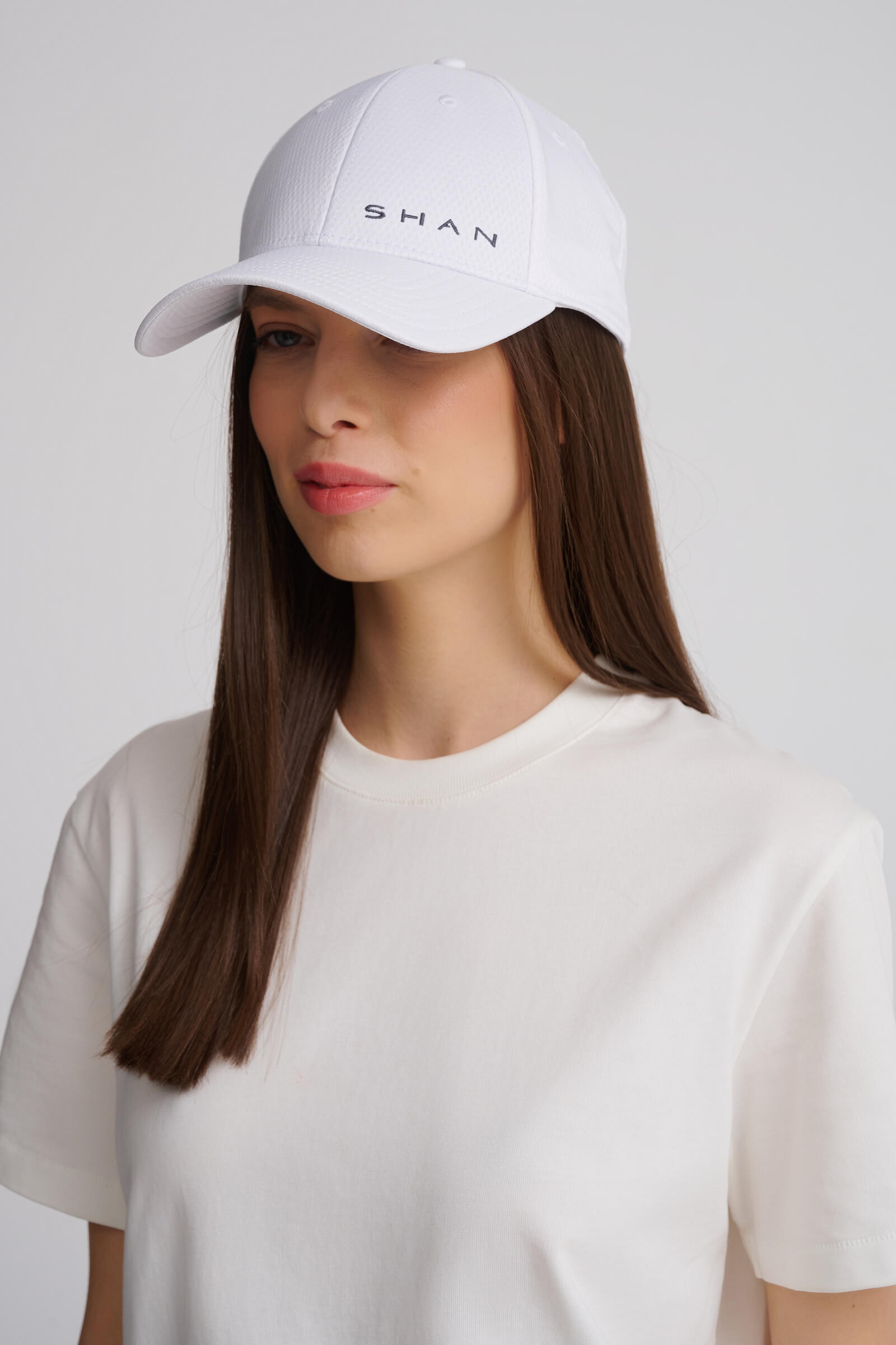 Кепка с логотипом бренда Shan 