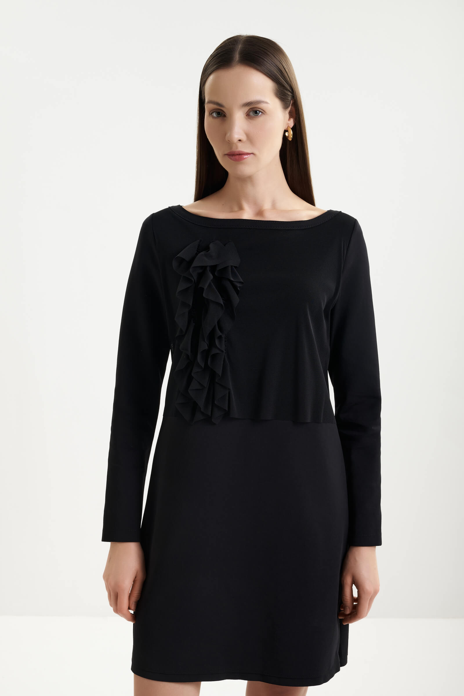 Короткое платье с объемным декором Shan 