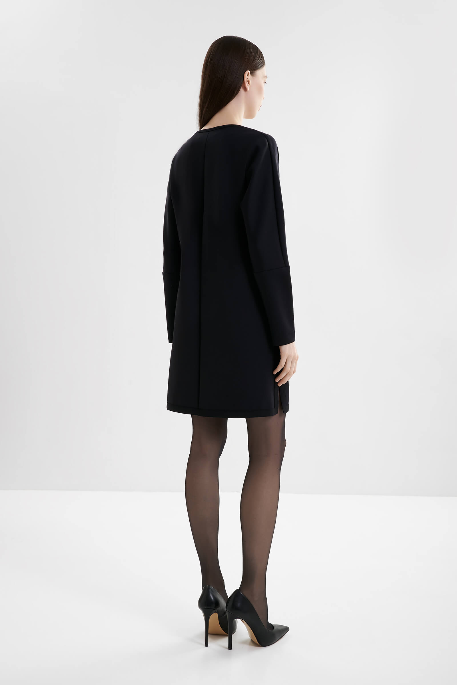 Короткое платье с длинным рукавом Shan 