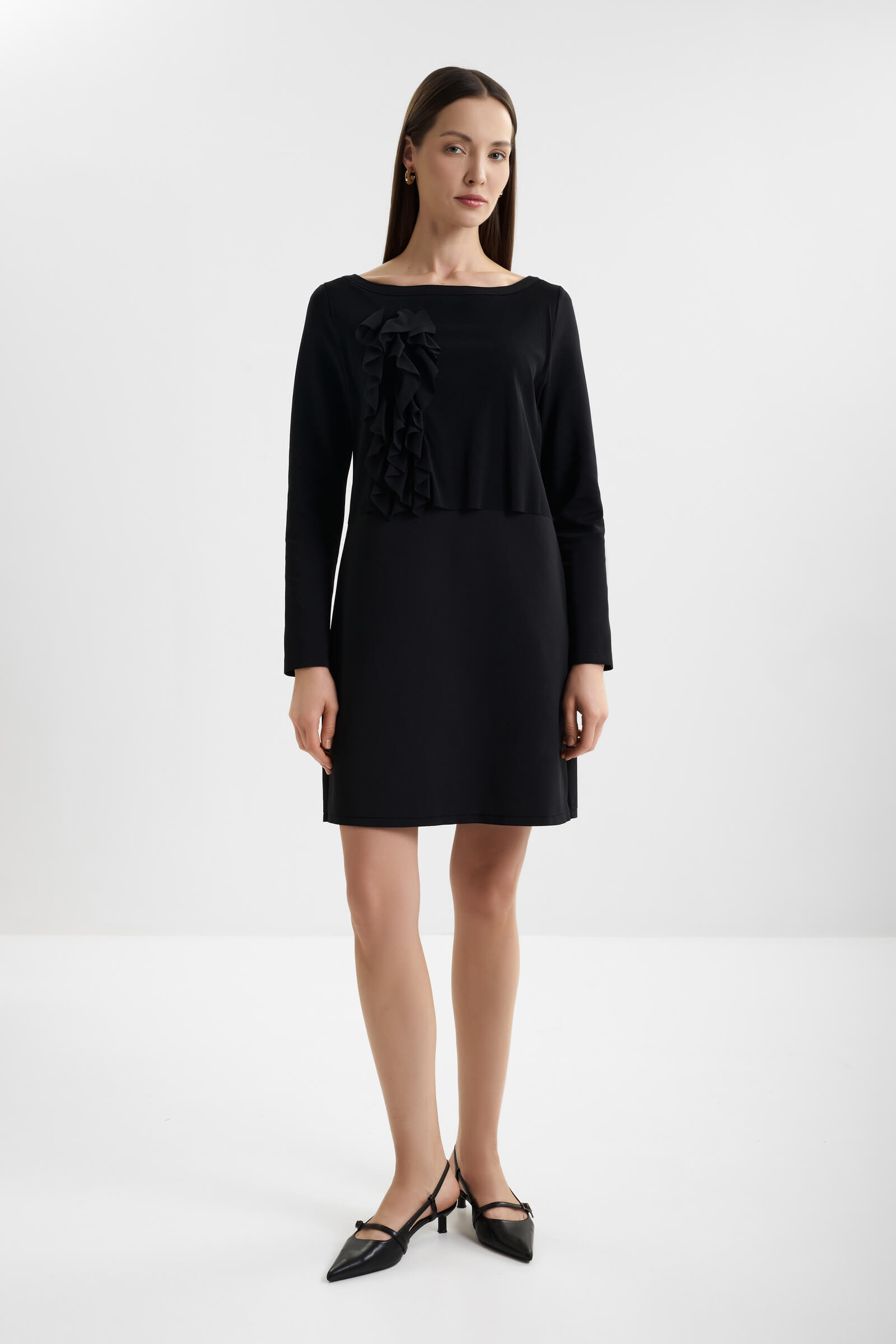 Короткое платье с объемным декором Shan 