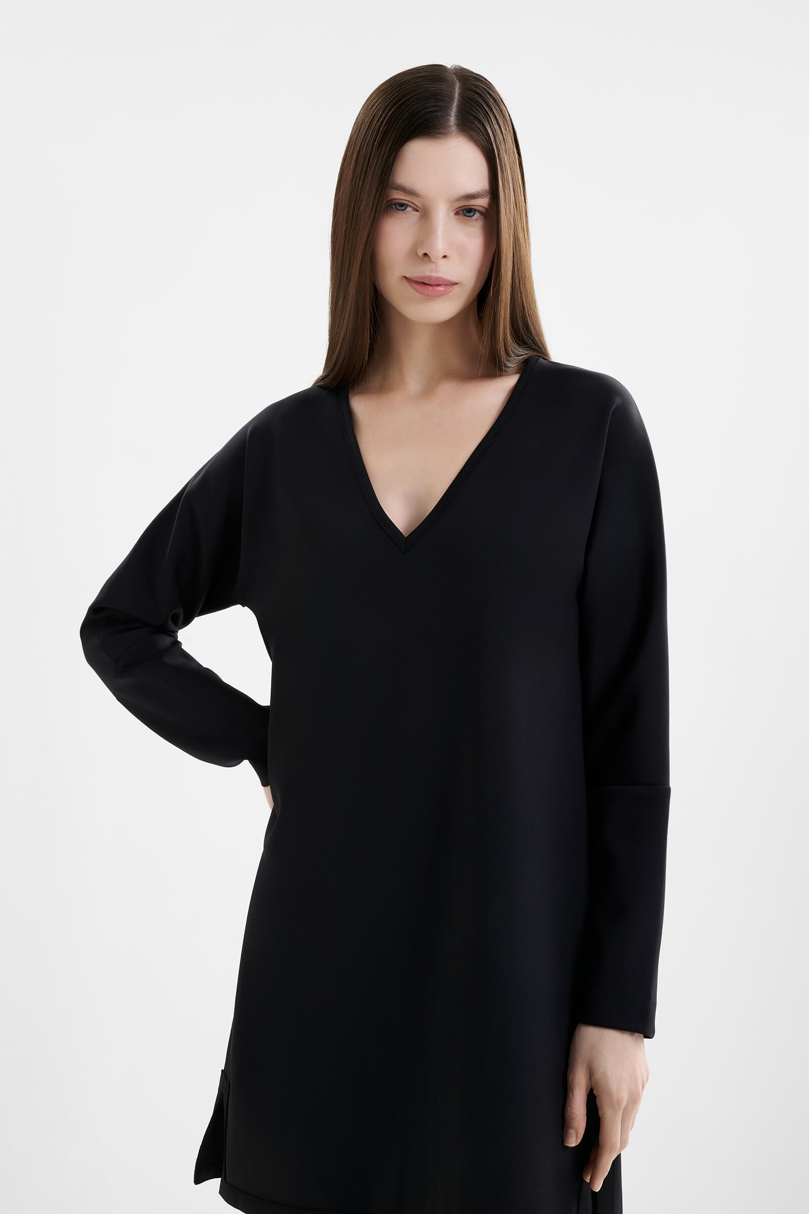 Короткое платье с длинным рукавом Shan 