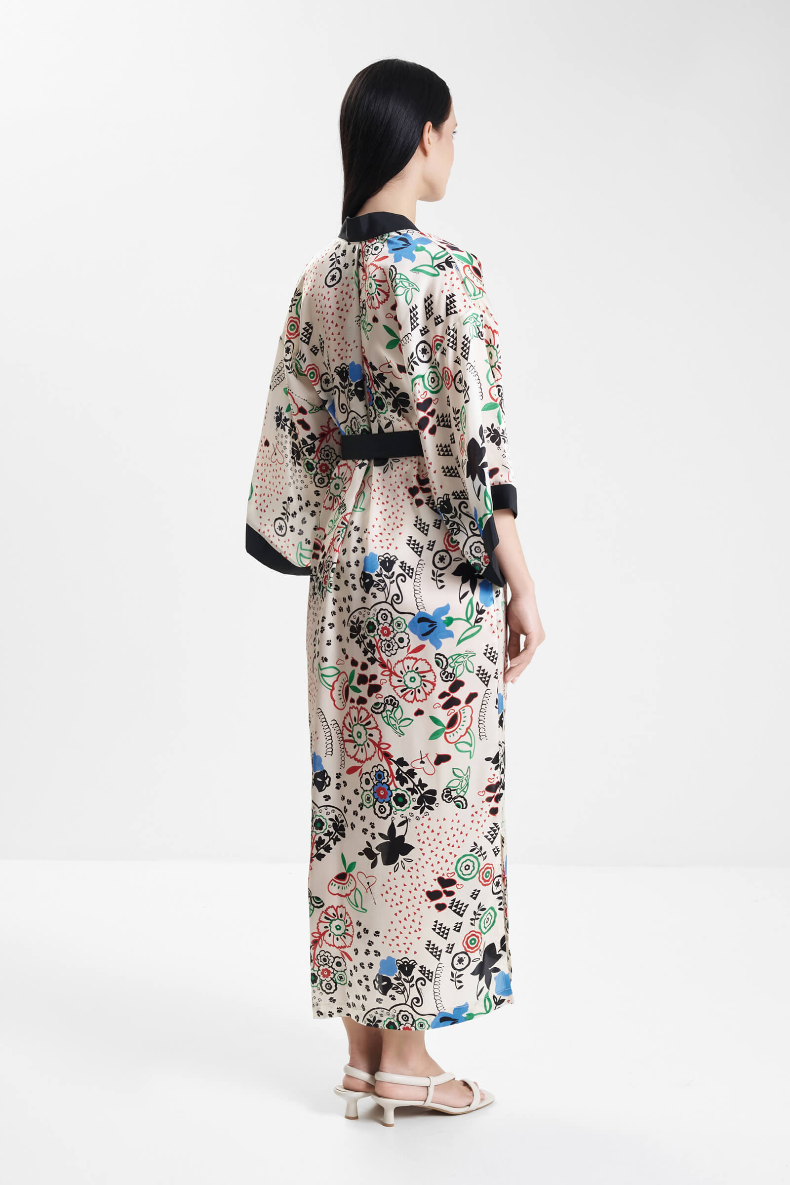 Шелковый халат с асимметричным рукавом Shan 