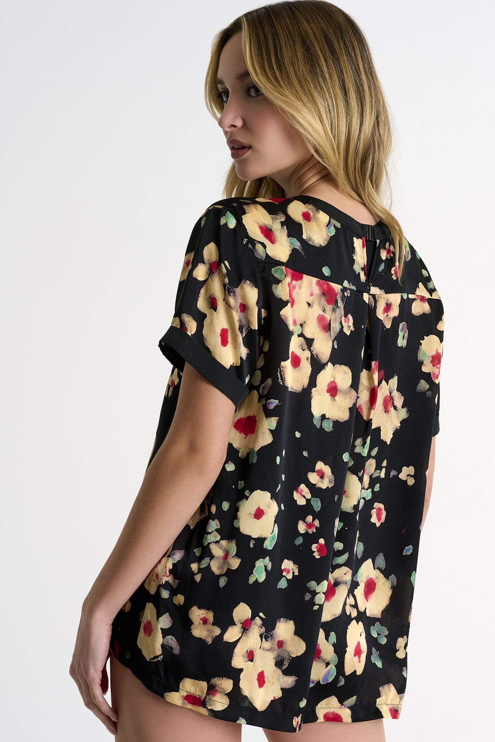 Шелковая блузка Shan 