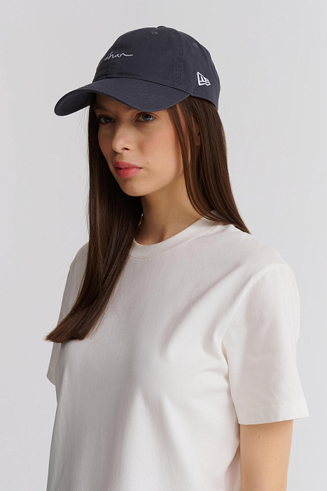 Кепка с логотипом бренда Shan  